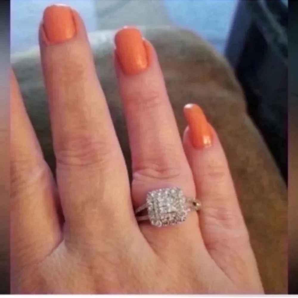 Elegant NWT Cubic Zirconia Geometric Ring 6/7